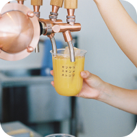 搾りたてフレッシュジュースの写真